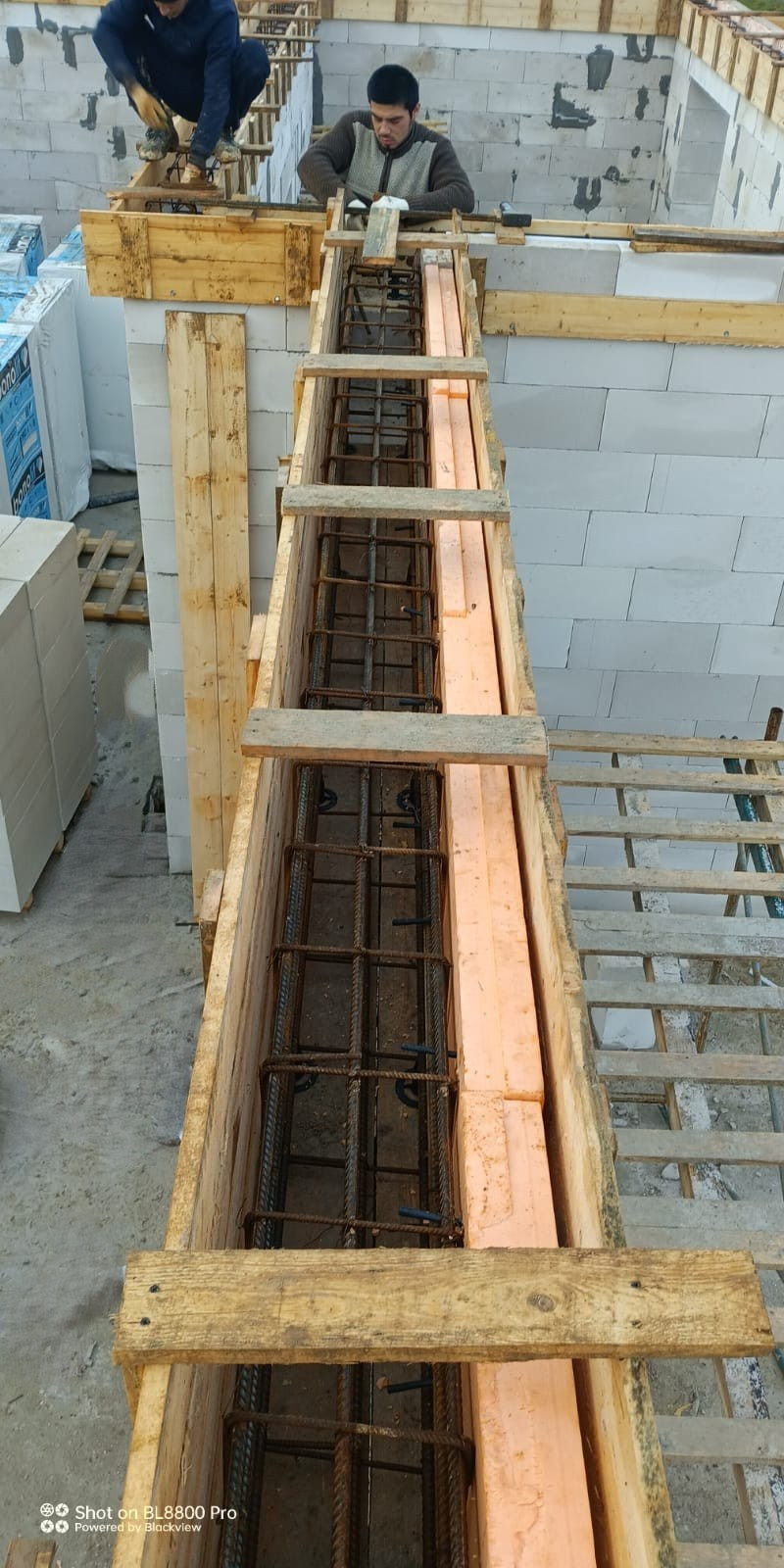 Устройство армопояса на стенах объекта МД-009 в Красногорском районе