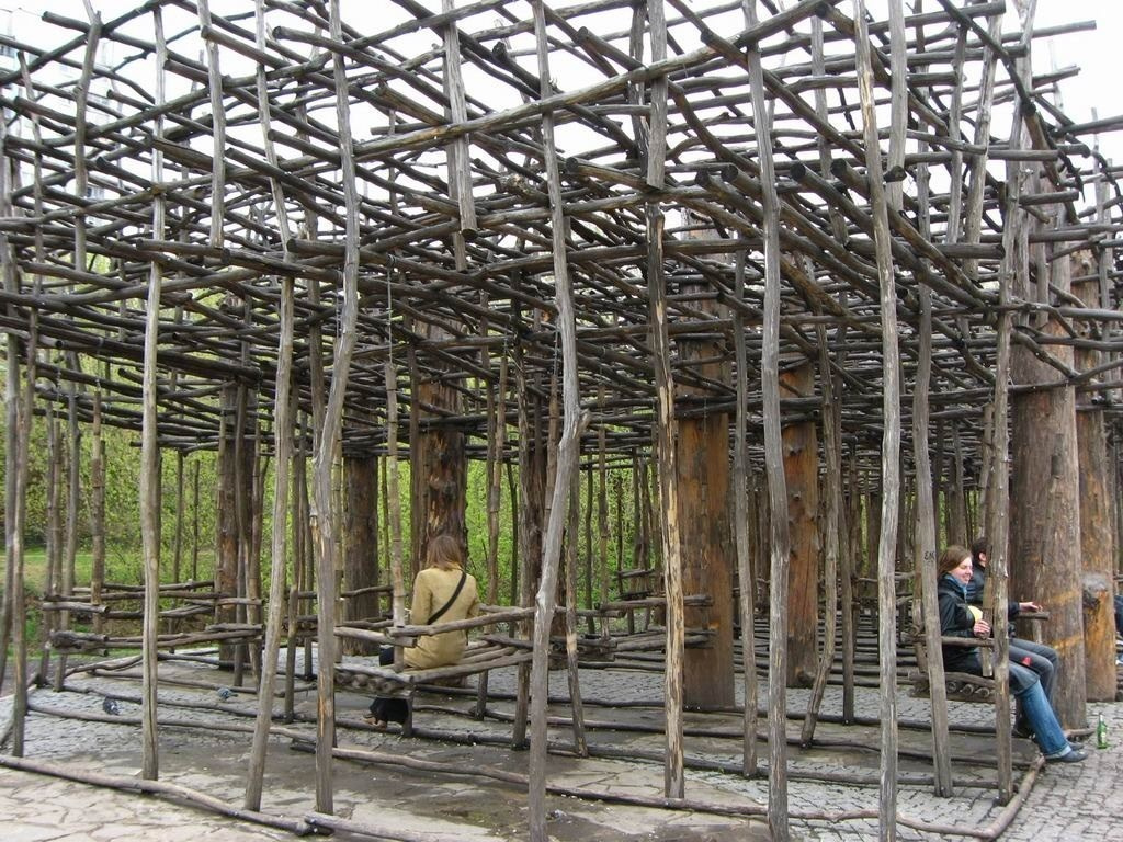 Атмосферная фотосессия в парке Москвы — осенние листья, весенние цветы и летняя зелень