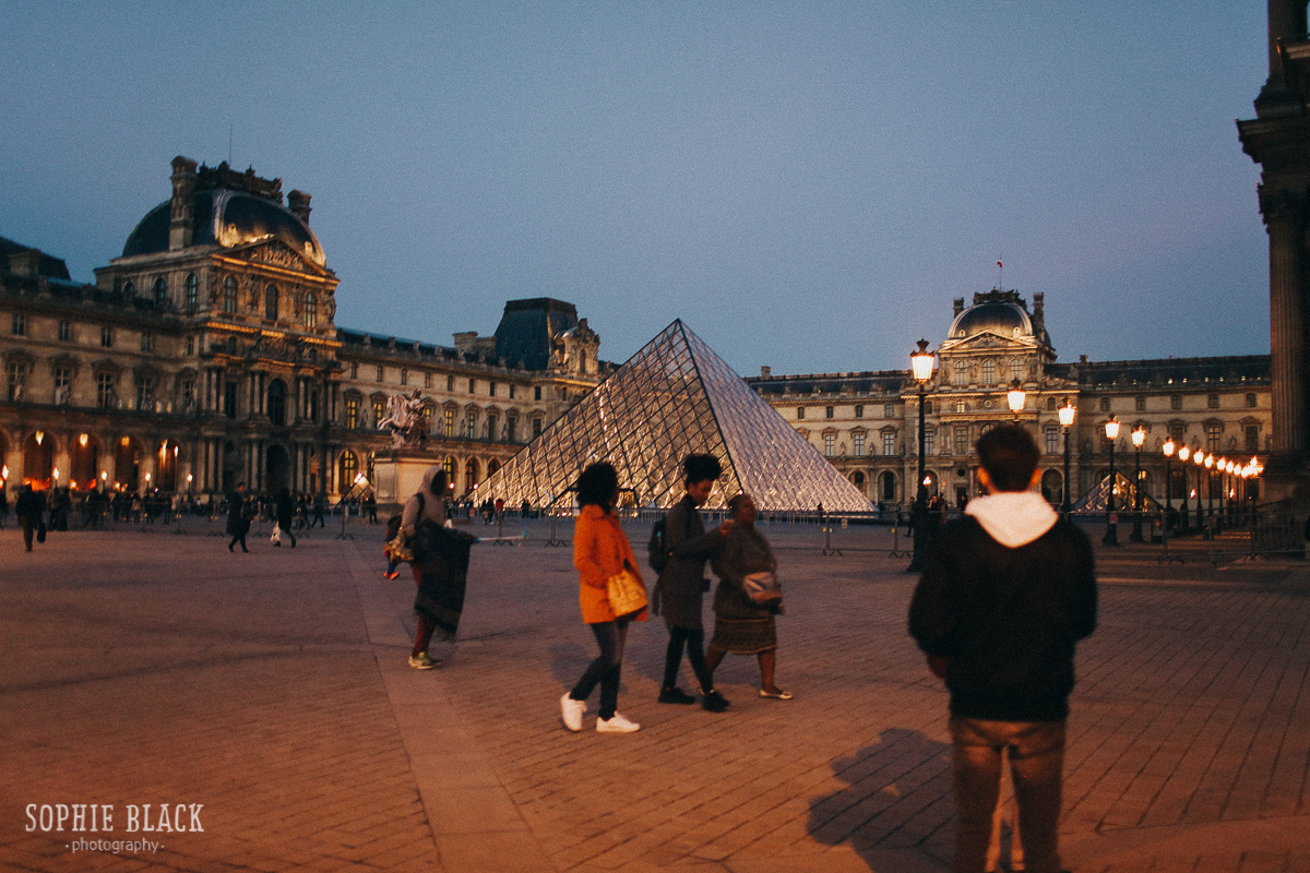 Трое в Париже. Соня Черных (sophieblack)