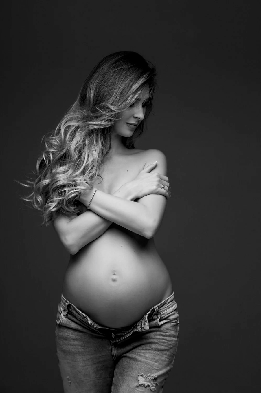 Maternity. Fashion first. Maria Poleshchuk, commercial photographer in Sydney