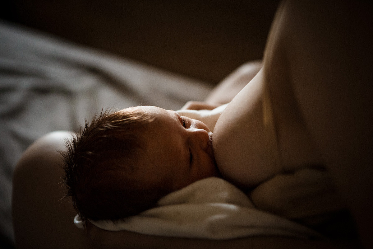 Ньюборн съемка, фото младенцев дома, домашние фотосессии