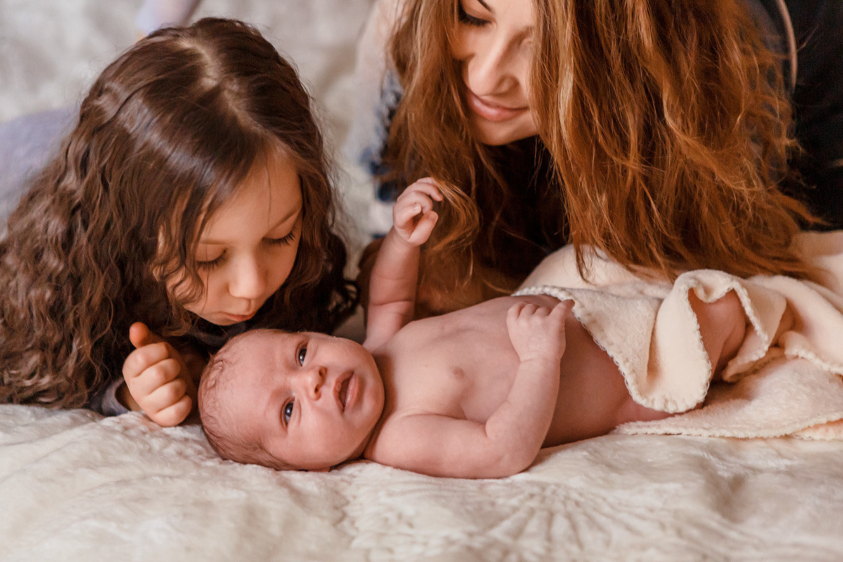 Ньюборн съемка, фото младенцев дома, домашние фотосессии