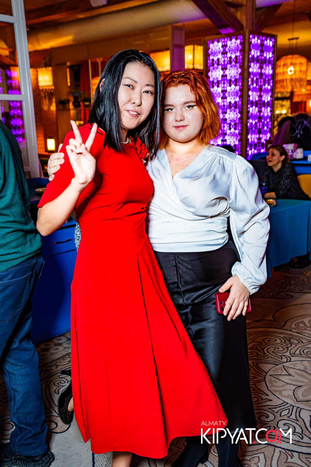 ГРУЗИНСКИЙ ДВОР НА КАБАНБАЙ БАТЫРА. КИПЯТКОМ АЛМАТЫ!