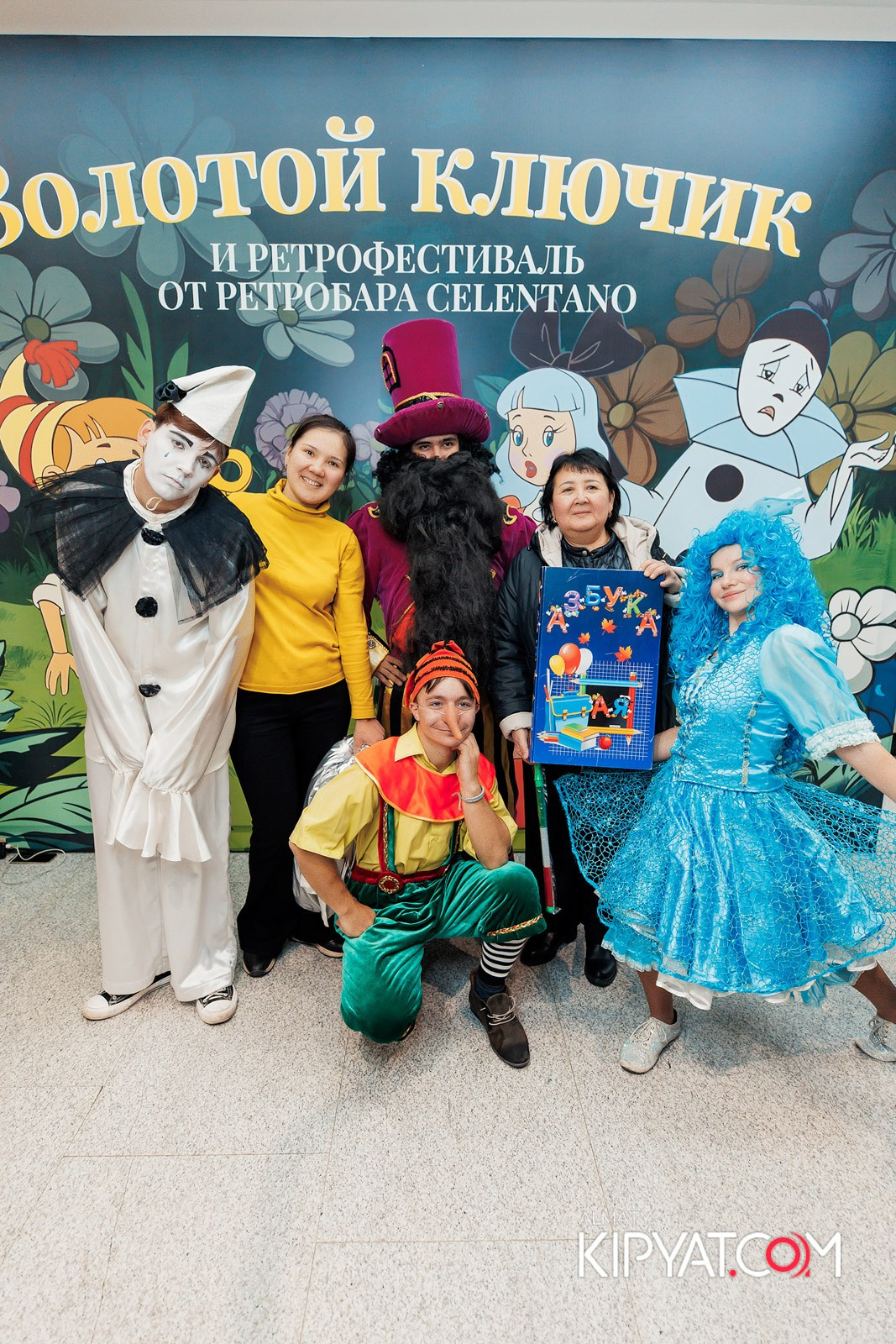 ЗОЛОТОЙ КЛЮЧИК И РЕТРОФЕСТИВАЛЬ ОТ РЕСТОБАРА CELENTANO. КИПЯТКОМ АЛМАТЫ!