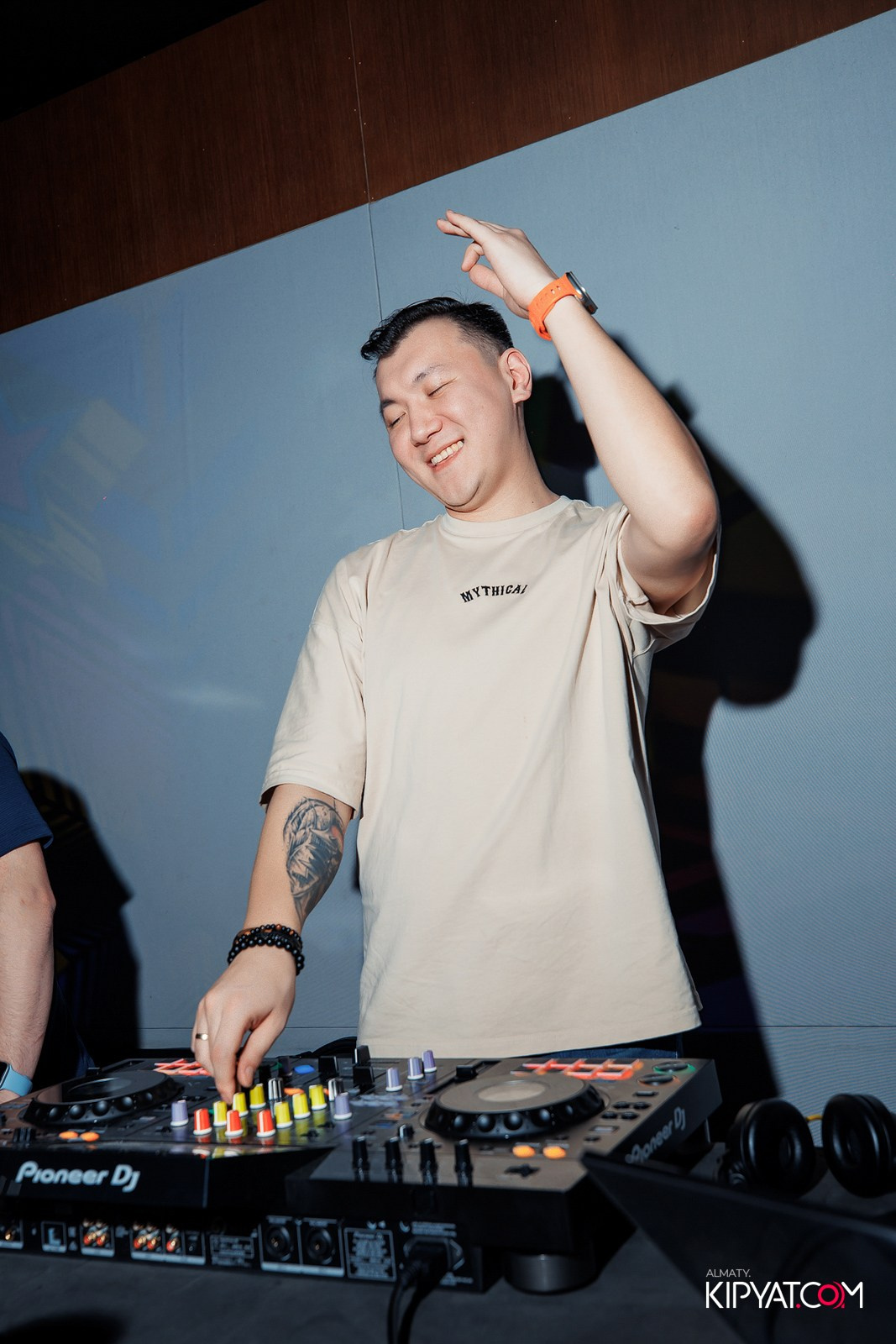 EVENT BAR. КИПЯТКОМ АЛМАТЫ!