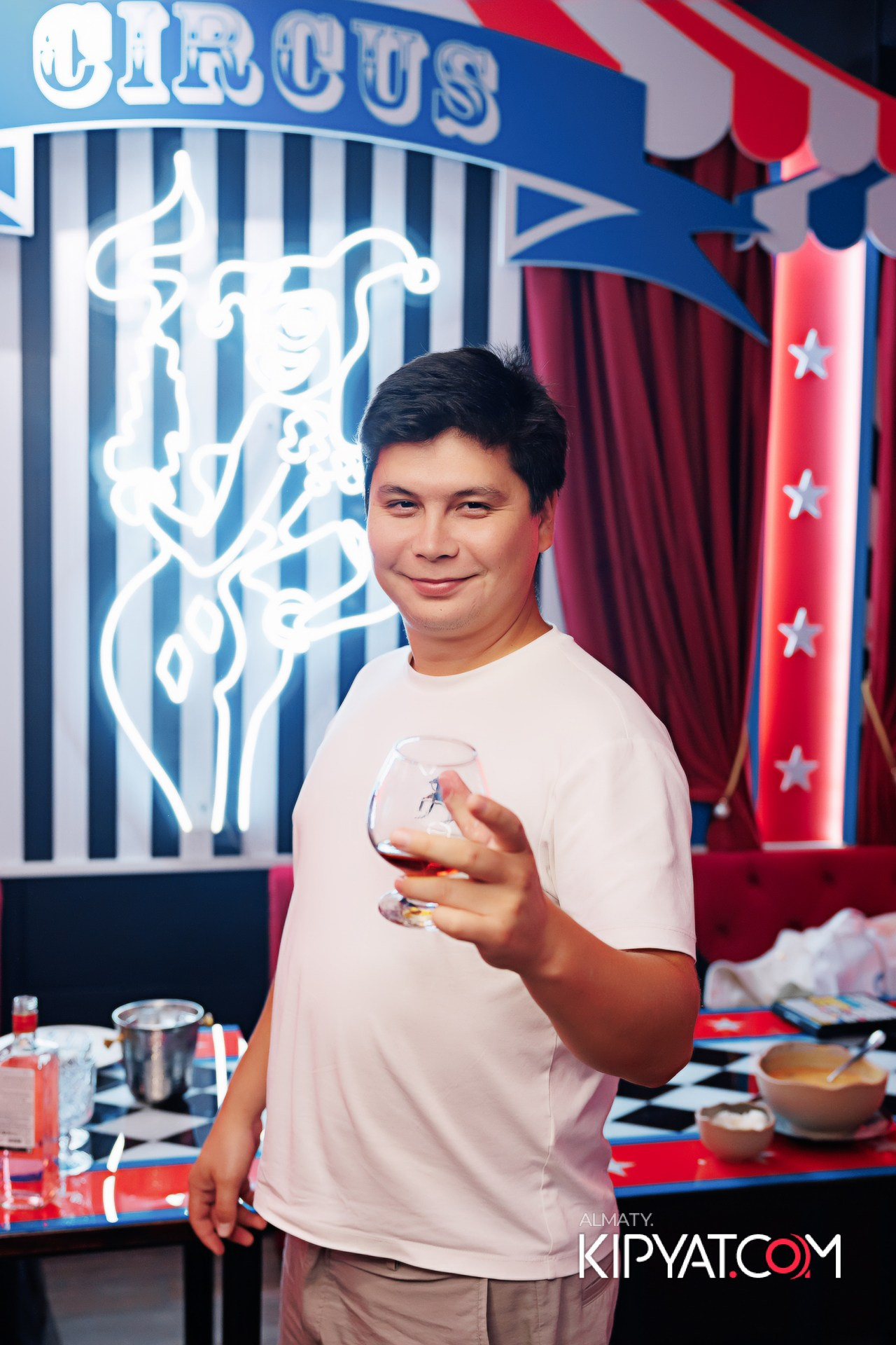 ЗАЯ, НА БИС. КИПЯТКОМ АЛМАТЫ!