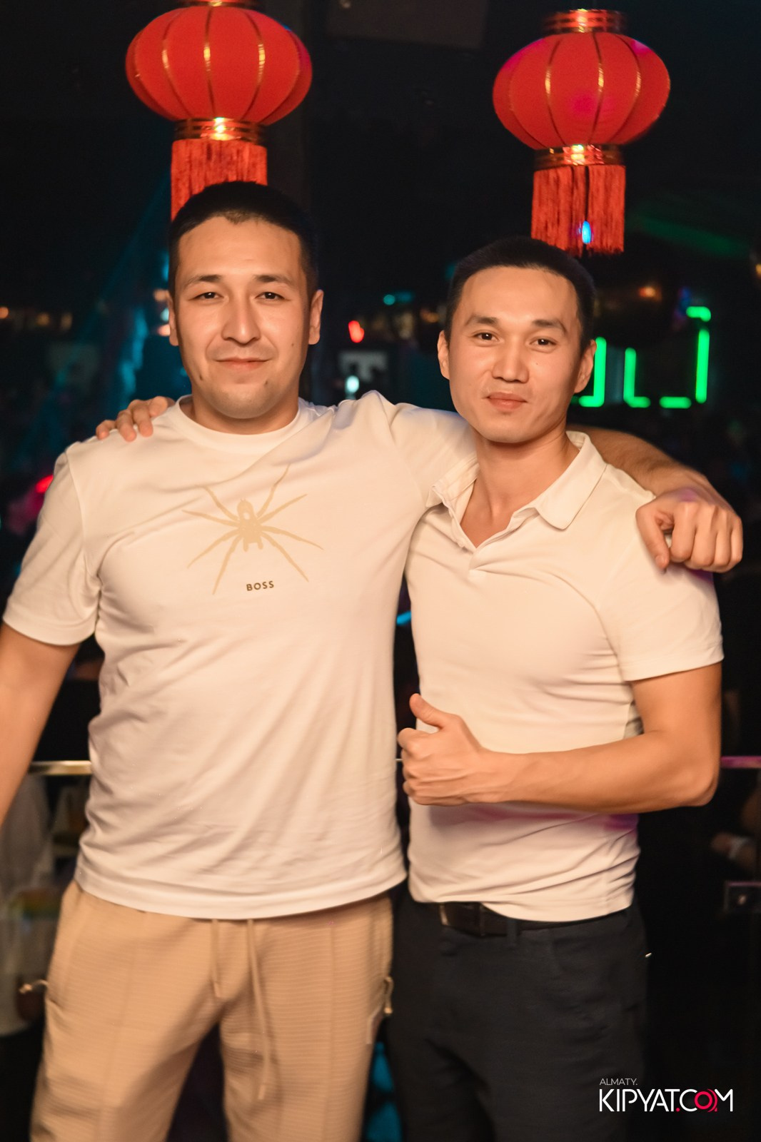 UYAT EMES BAR. КИПЯТКОМ АЛМАТЫ!