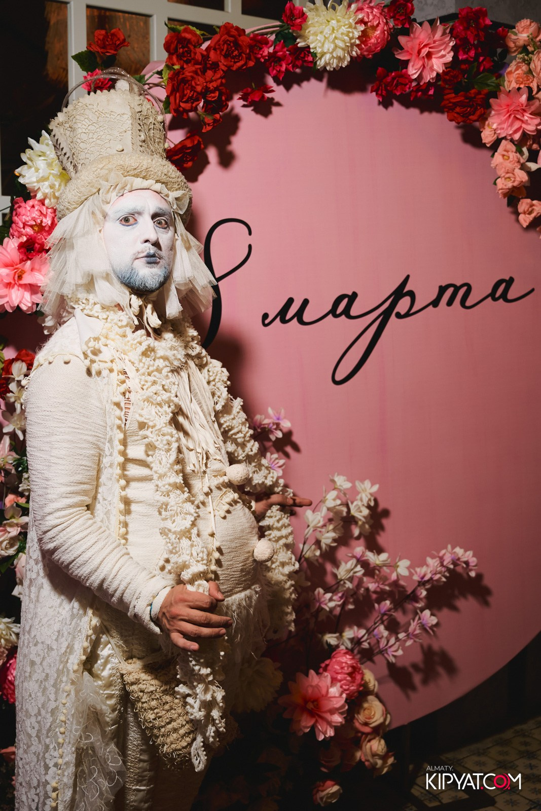 ГРУЗИНСКИЙ ДВОР НА КАБАНБАЙ БАТЫРА. КИПЯТКОМ АЛМАТЫ!