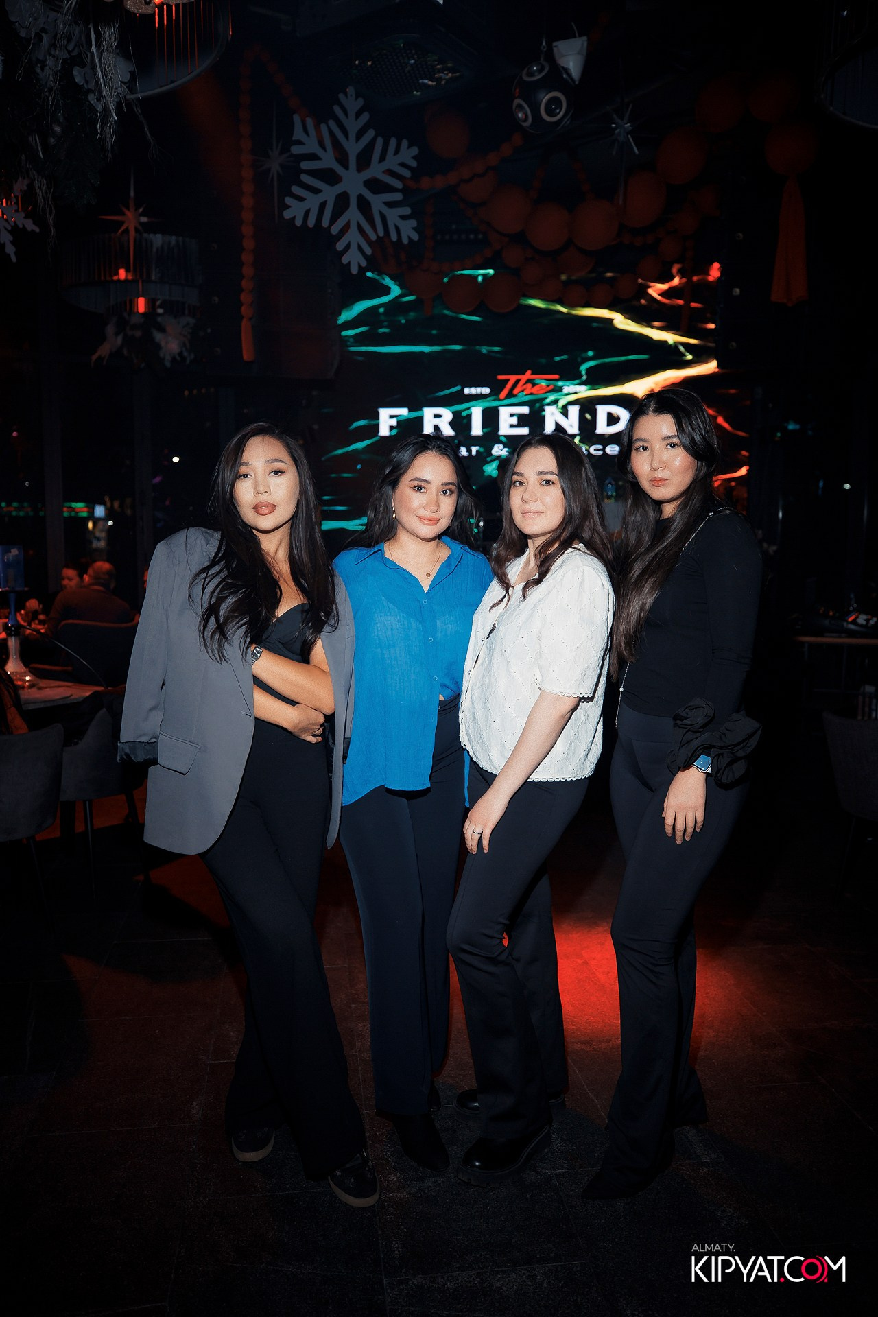 FRIENDS BAR & TERRACE. КИПЯТКОМ АЛМАТЫ! Фотосъемка мероприятий в Алматы