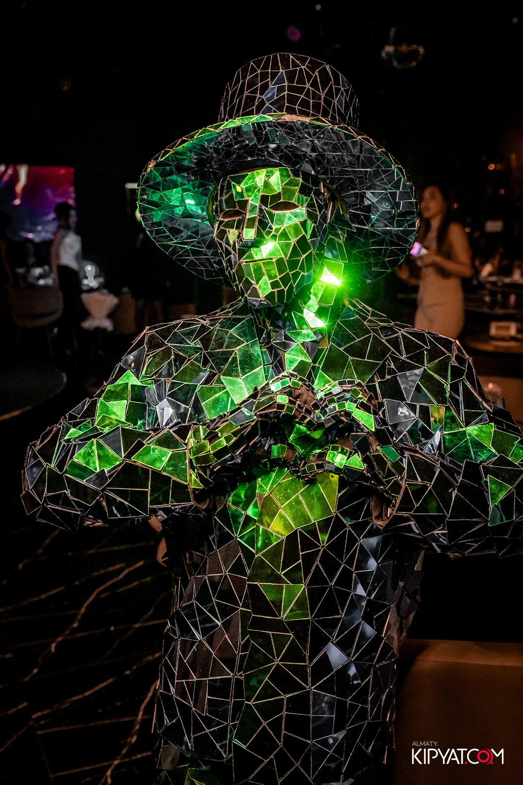 MOOD KARAOKE & TERRACE. КИПЯТКОМ АЛМАТЫ!