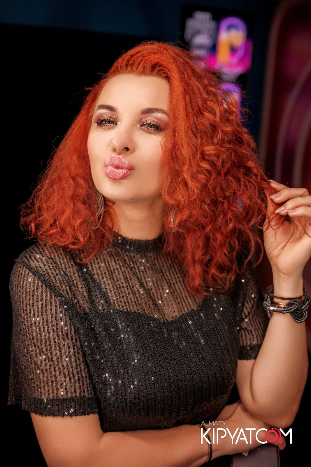 SANTA BARBARA — ПИТ ДЖЕЙСОН (ГР. ПРЕМЬЕР-МИНИСТР) И ИЛЬЯ ЗУДИН (ГР. ДИНАМИТ) НА ПРЕДНОВОГОДНЕЙ ВЕЧЕРИНКЕ. КИПЯТКОМ АЛМАТЫ!