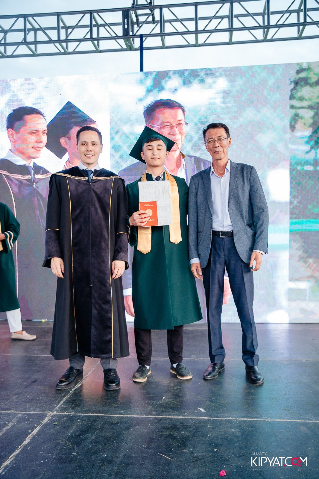 ВРУЧЕНИЕ ДИПЛОМОВ — НАРХОЗ КОЛЛЕДЖ. Part 4. КИПЯТКОМ АЛМАТЫ!