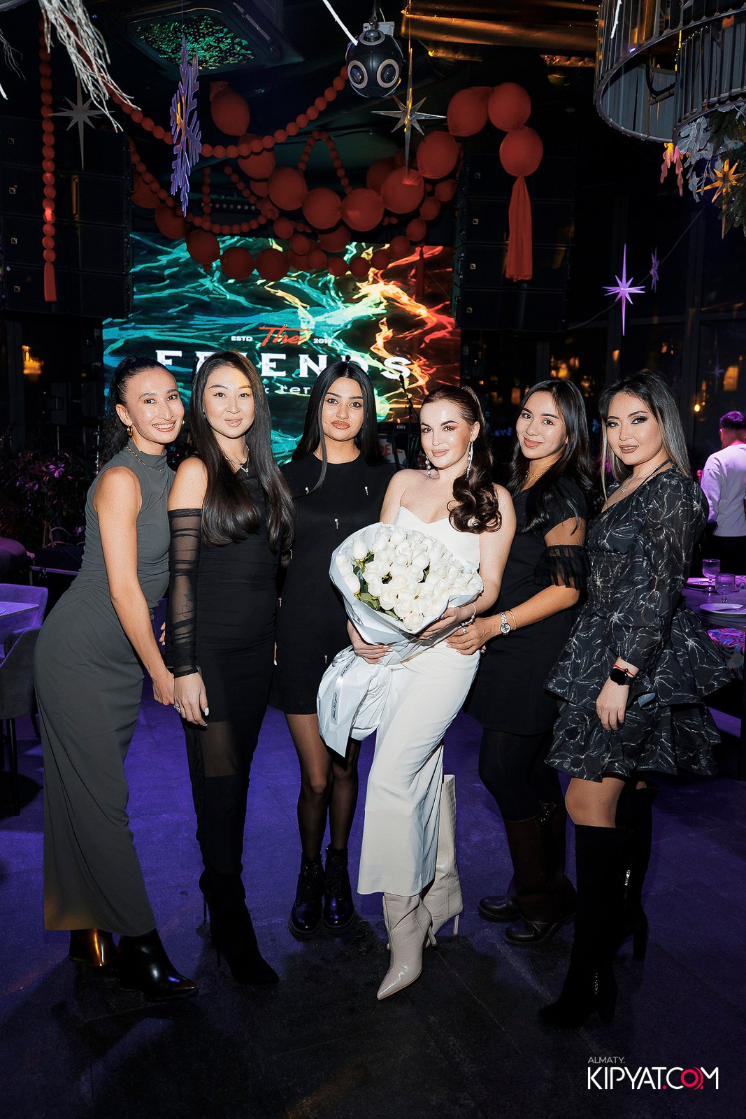 FRIENDS BAR & TERRACE. КИПЯТКОМ АЛМАТЫ! Фотосъемка мероприятий в Алматы