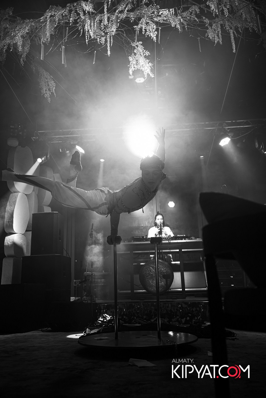 EDEN BAR & RESTAURANT. КИПЯТКОМ АЛМАТЫ!