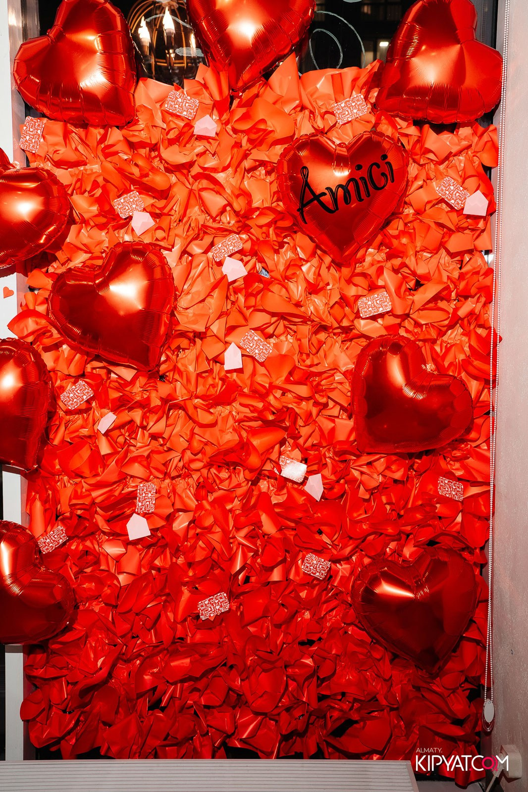 ДЕНЬ СВ.ВАЛЕНТИНА В РЕСТОРАНЕ AMICI. КИПЯТКОМ АЛМАТЫ!
