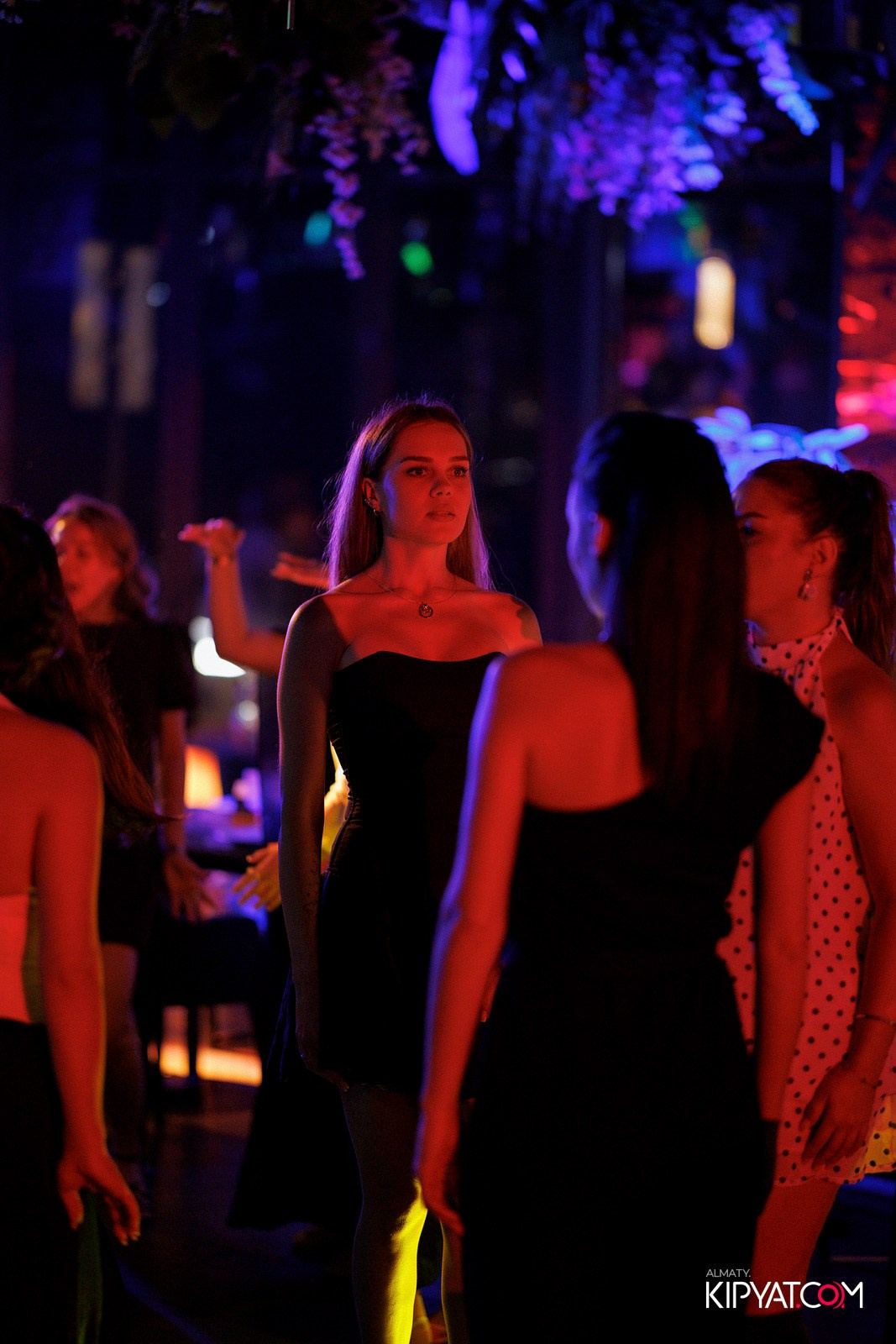 FRIENDS BAR & TERRACE. КИПЯТКОМ АЛМАТЫ! Фотосъемка мероприятий в Алматы