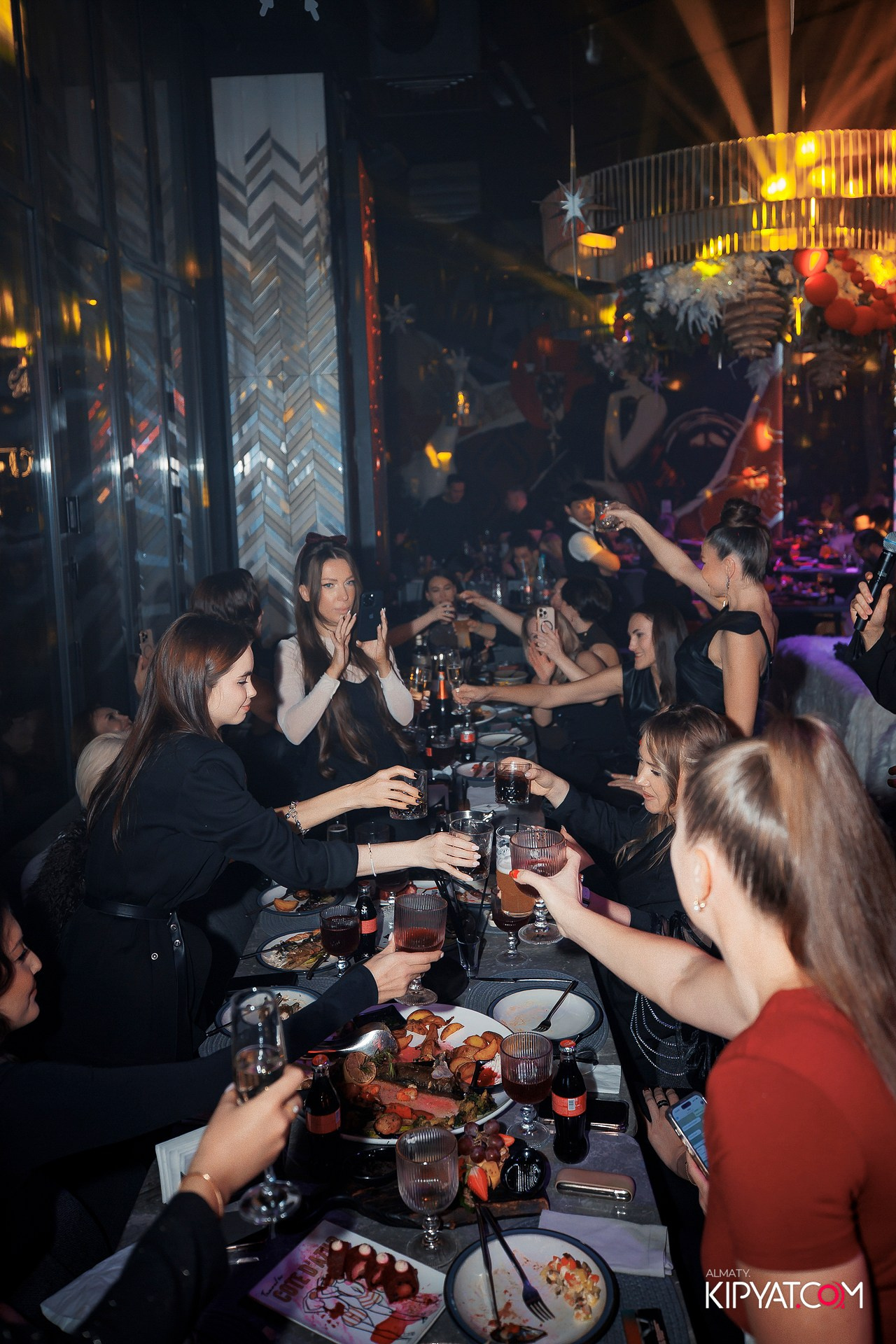 FRIENDS BAR & TERRACE. КИПЯТКОМ АЛМАТЫ! Фотосъемка мероприятий в Алматы