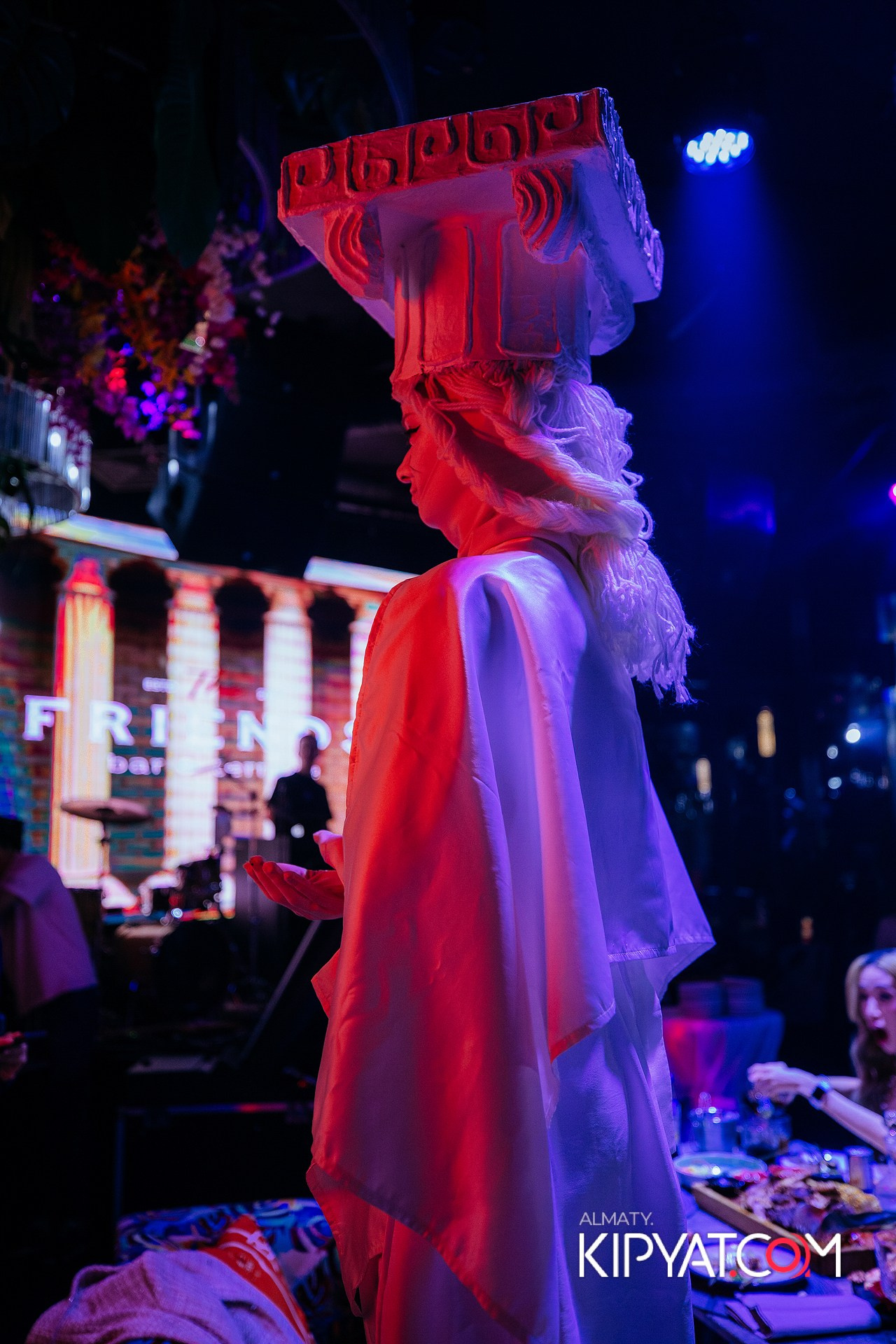 Friends bar & terrace. КИПЯТКОМ АЛМАТЫ!