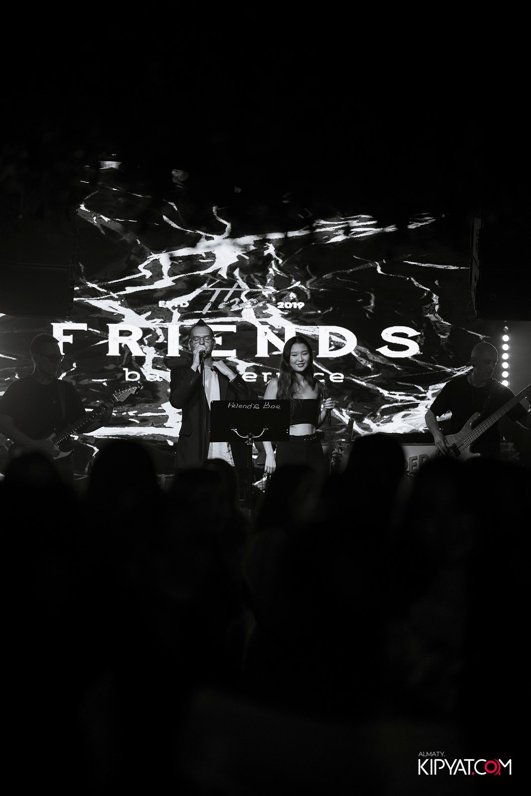 FRIENDS BAR & TERRACE. КИПЯТКОМ АЛМАТЫ! Фотосъемка мероприятий в Алматы