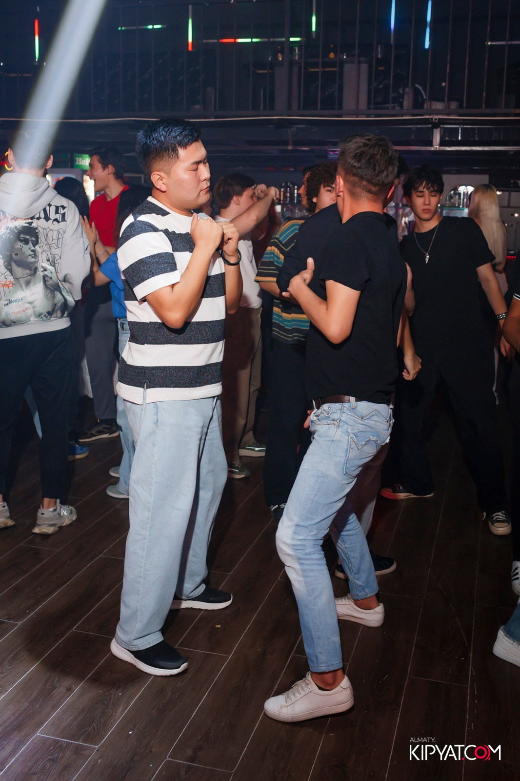 НОЧНОЙ КЛУБ ICON. КИПЯТКОМ АЛМАТЫ!