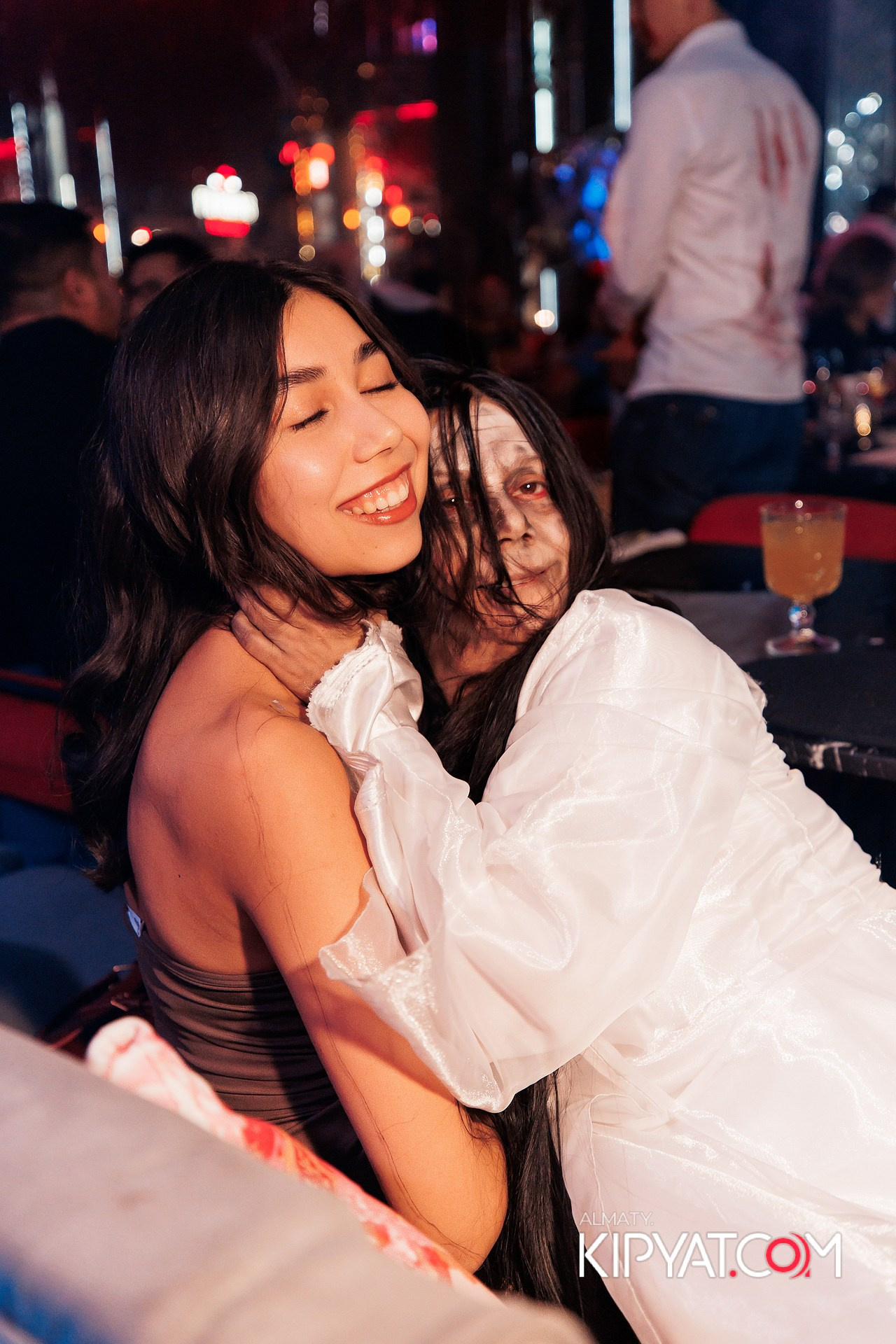 FRIENDS BAR & TERRACE. КИПЯТКОМ АЛМАТЫ! Фотосъемка мероприятий в Алматы