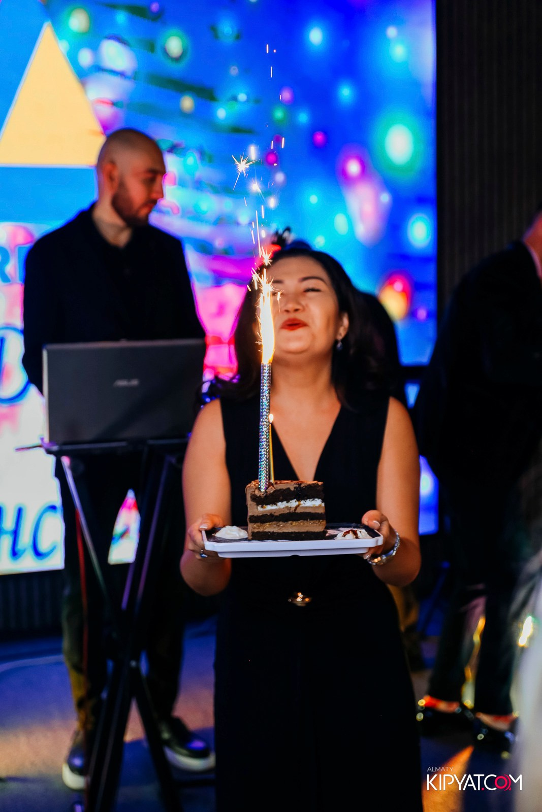 РЕСТОРАН ВЕСЕЛИДЗЕ НА ШЕВЧЕНКО. КИПЯТКОМ АЛМАТЫ!