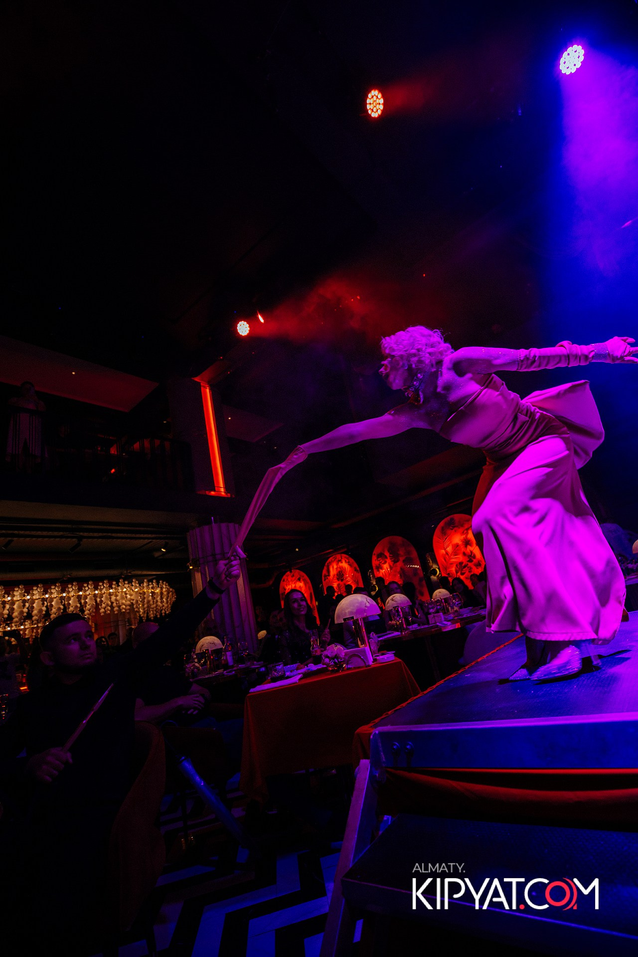 QUEEN. КИПЯТКОМ АЛМАТЫ!