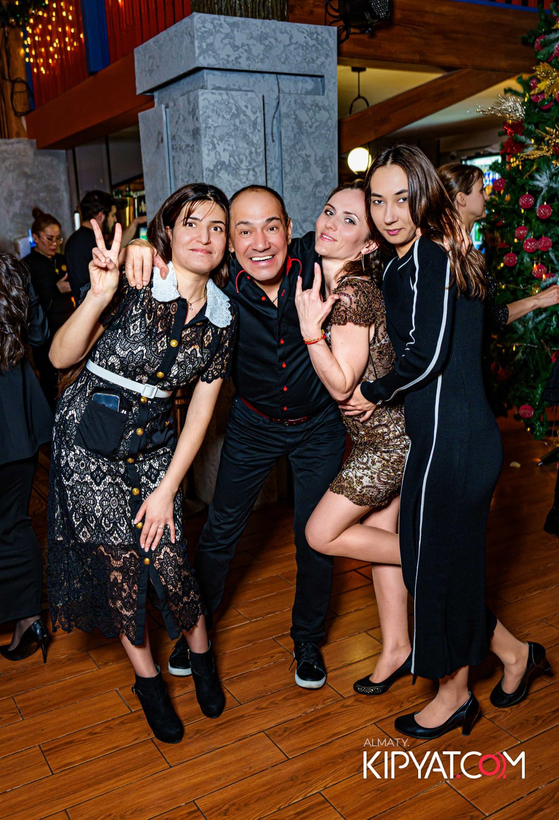 ГРУЗИНСКИЙ ДВОР НА КАБАНБАЙ БАТЫРА. КИПЯТКОМ АЛМАТЫ!