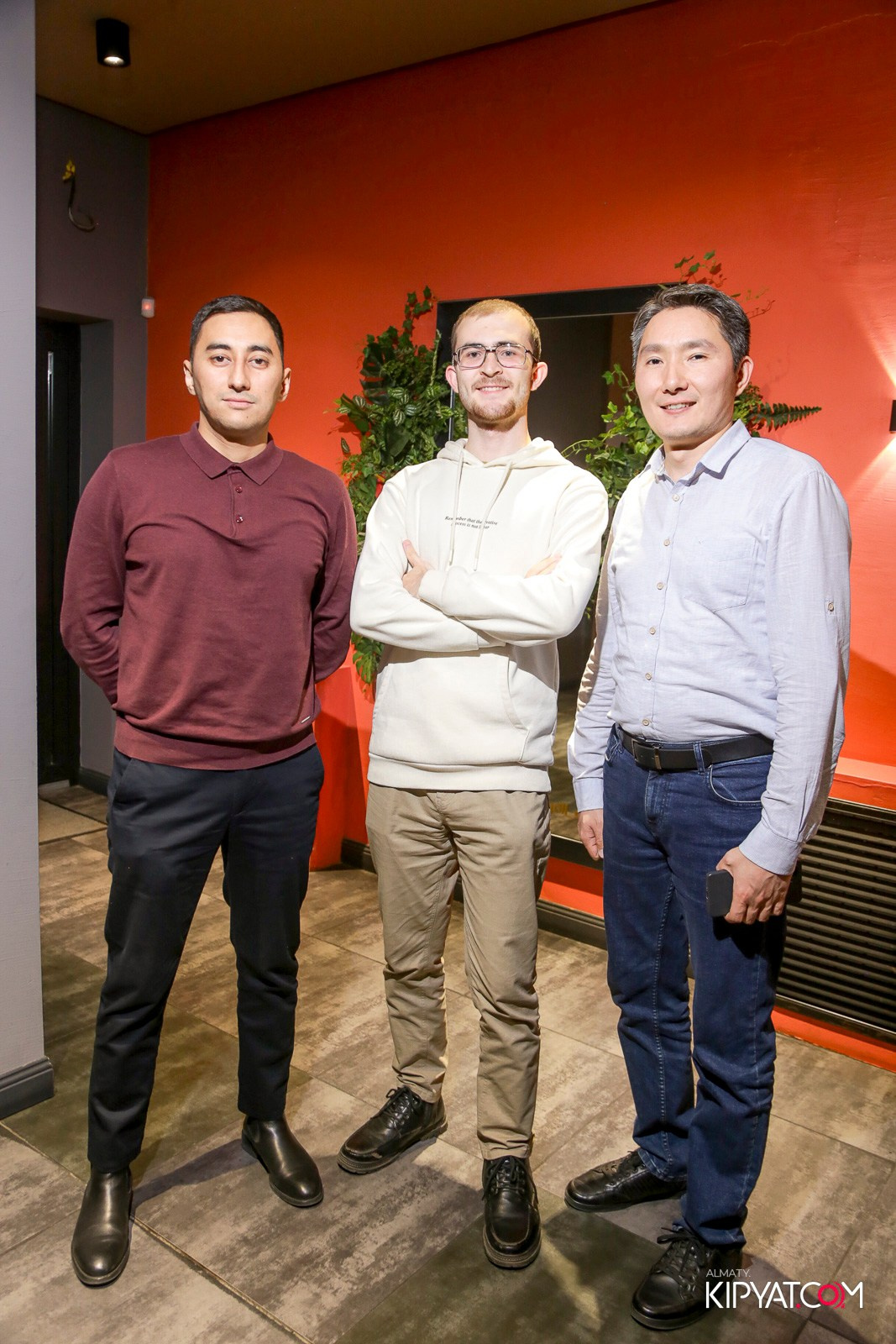 LIFE GRILL CAFE. КИПЯТКОМ АЛМАТЫ!