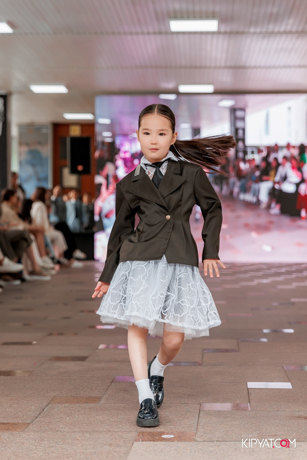 JUNIOR FASHION SHOW. КИПЯТКОМ АЛМАТЫ!