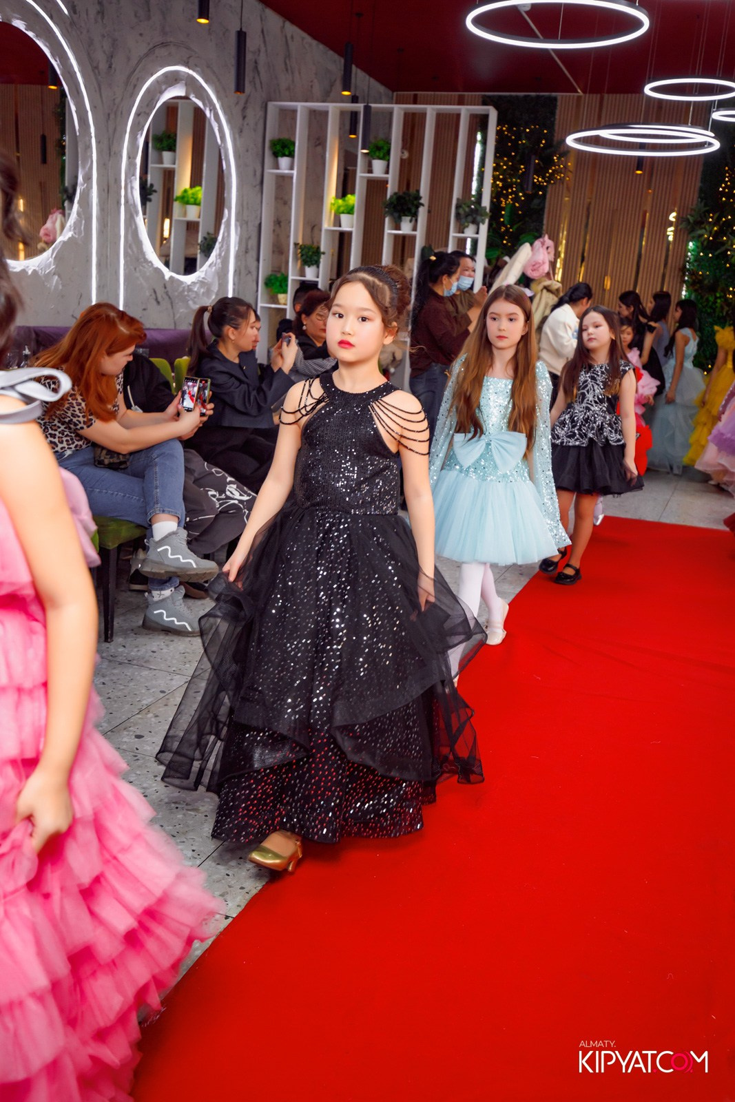 FASHION DAY 2025 КАФЕ ЖАКСЫЛЫК. КИПЯТКОМ АЛМАТЫ!