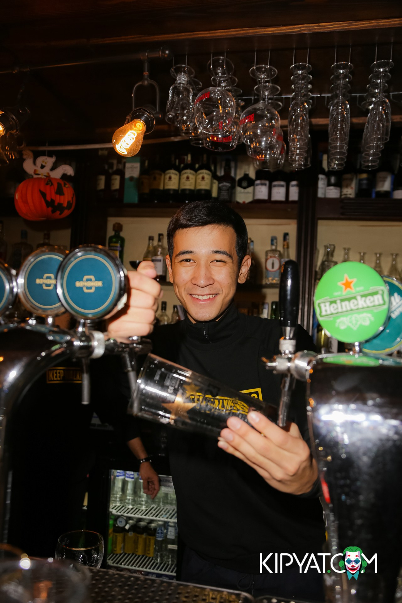 БОЧОНОК НА НАЗАРБАЕВА. КИПЯТКОМ АЛМАТЫ!