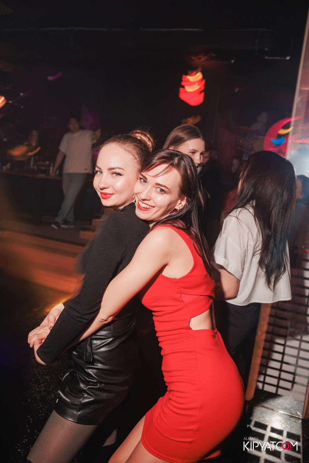 FITNESS ЁЛКА в ночном клубе SANTA BARBARA. КИПЯТКОМ АЛМАТЫ!