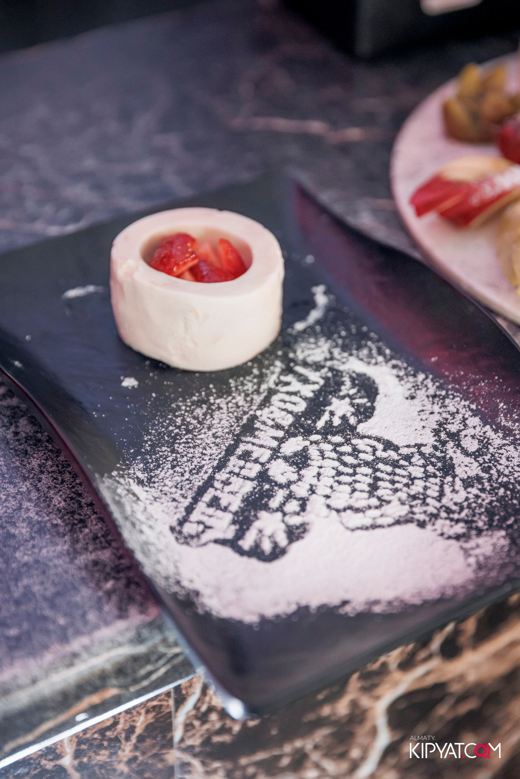 УХО И МЕДВЕДЬ НА ГАГАРИНА. КИПЯТКОМ АЛМАТЫ!