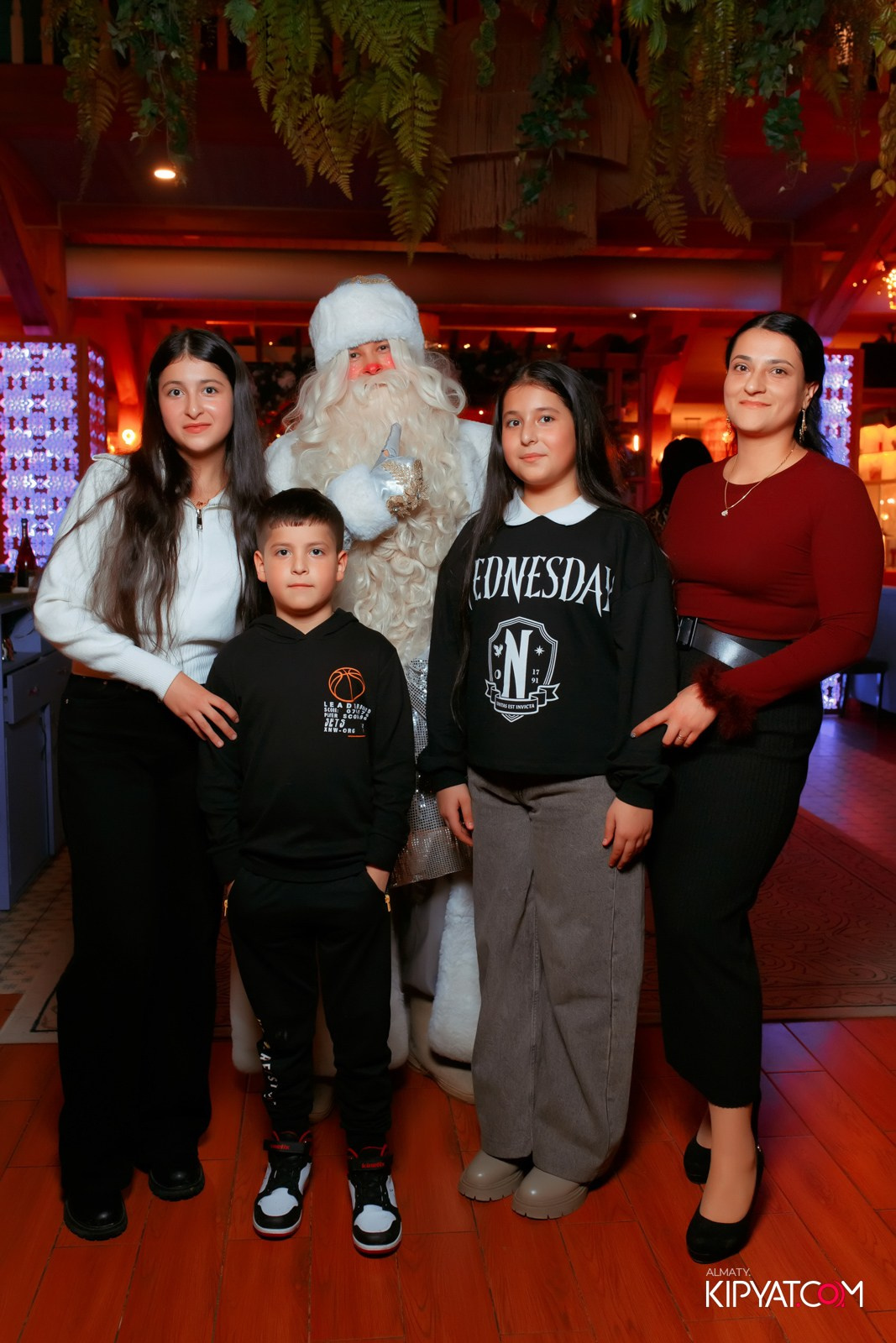 ГРУЗИНСКИЙ ДВОР НА КАБАНБАЙ БАТЫРА. КИПЯТКОМ АЛМАТЫ!