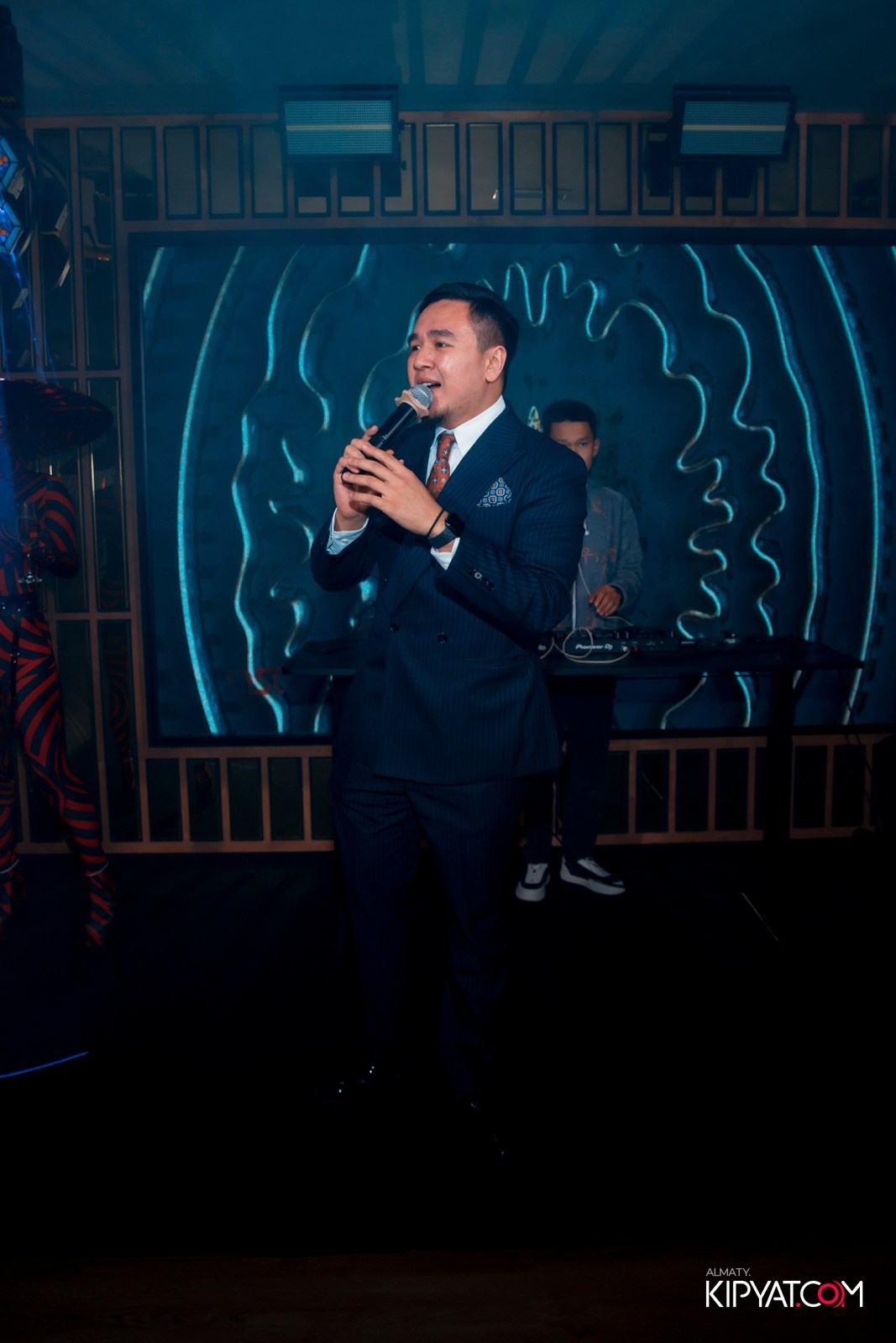 УХО И МЕДВЕДЬ НА КУРМАНГАЗЫ. КИПЯТКОМ АЛМАТЫ! Фотосъемка мероприятий в Алматы