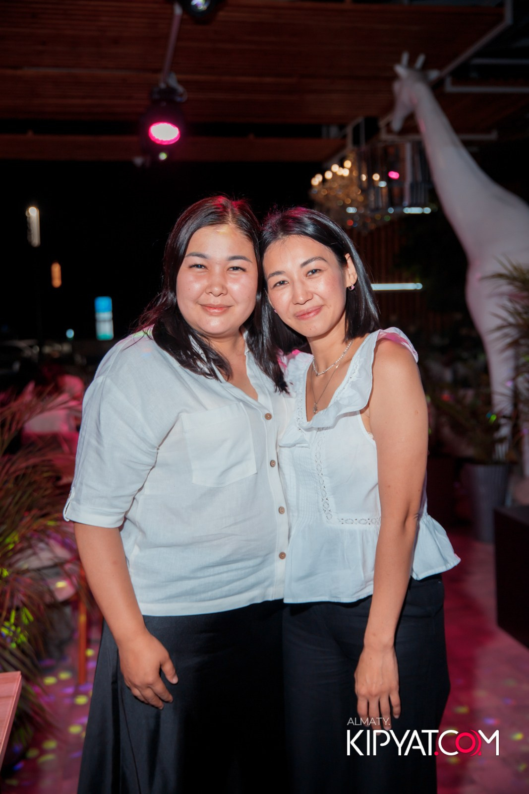 FRIENDS BAR & TERRACE. КИПЯТКОМ АЛМАТЫ!