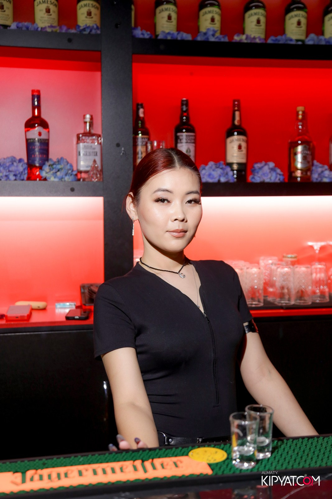 UYAT EMES BAR. КИПЯТКОМ АЛМАТЫ!