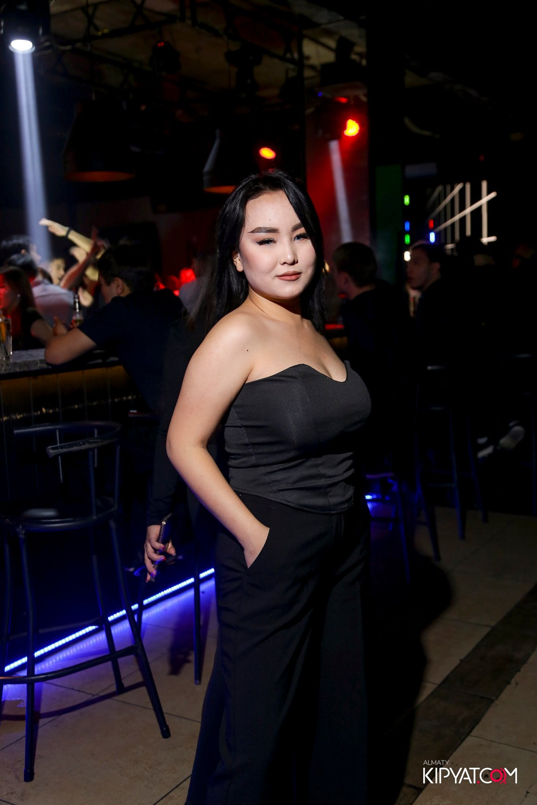 ARAGOSTA ДИСКО-БАР. КИПЯТКОМ АЛМАТЫ!