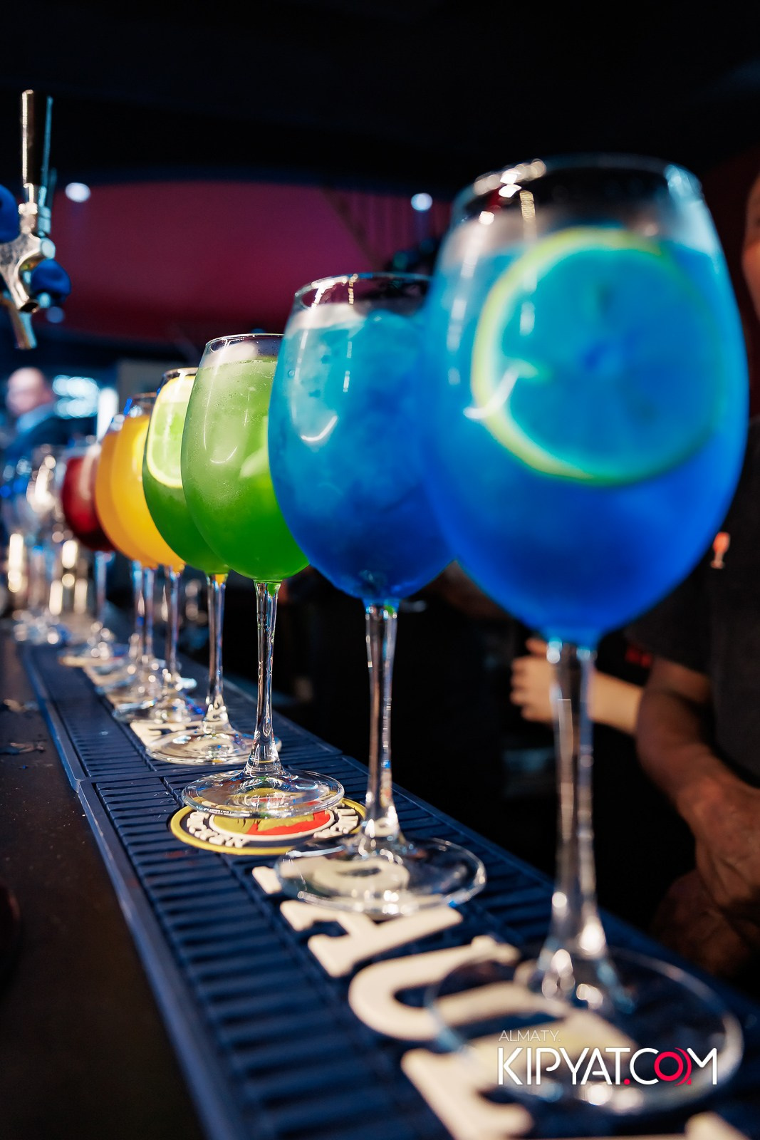 ЗАЯ, НА БИС. КИПЯТКОМ АЛМАТЫ!