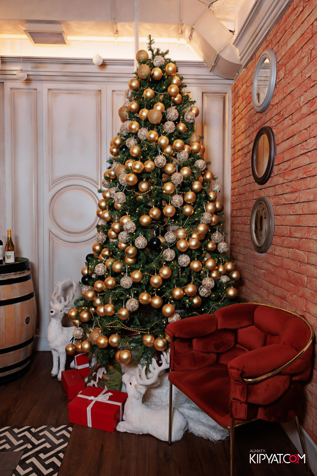 LAUREATE GRAND CAFÉ. КИПЯТКОМ АЛМАТЫ!