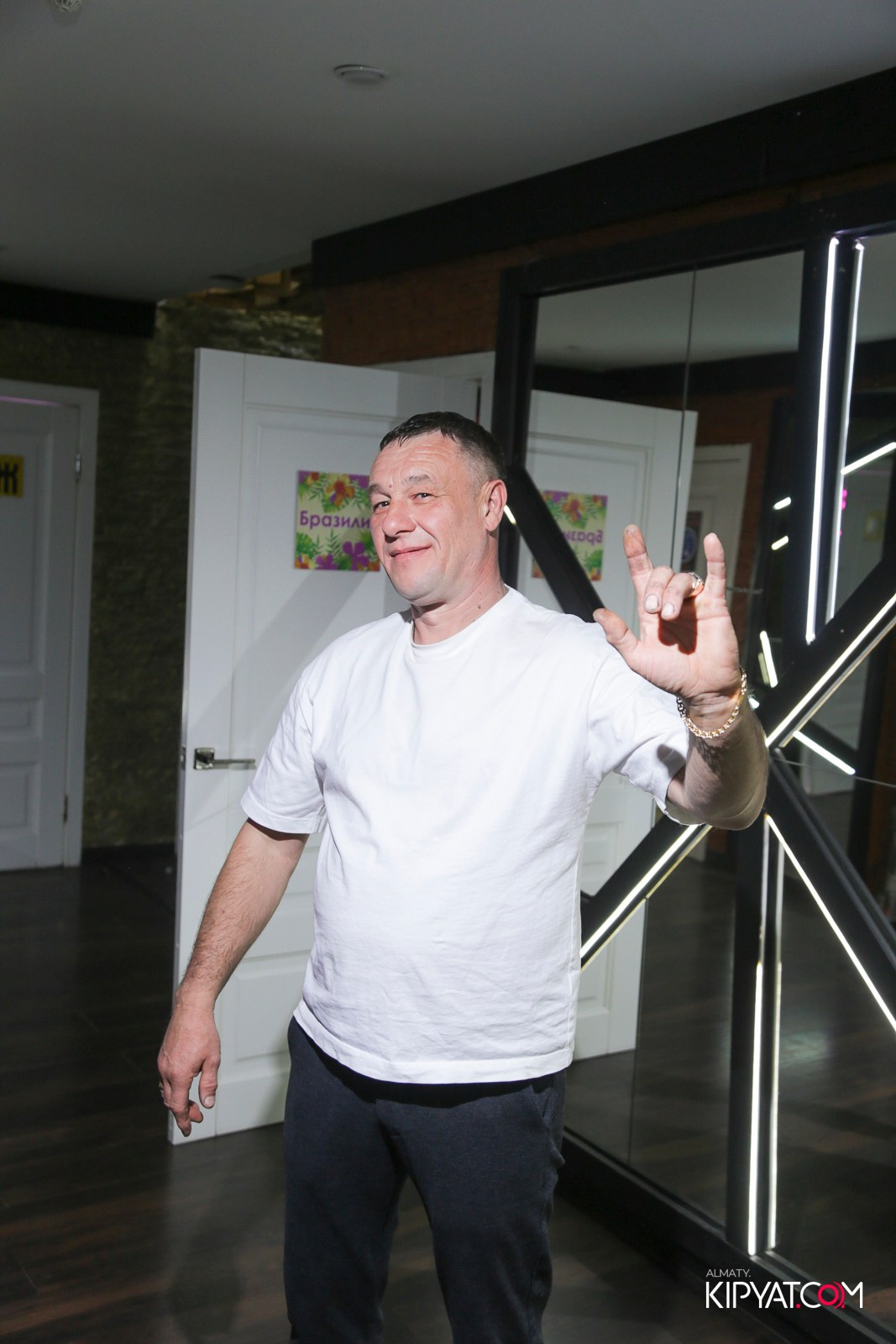 УХО И МЕДВЕДЬ НА САИНА. КИПЯТКОМ АЛМАТЫ! Фотосъемка мероприятий в Алматы