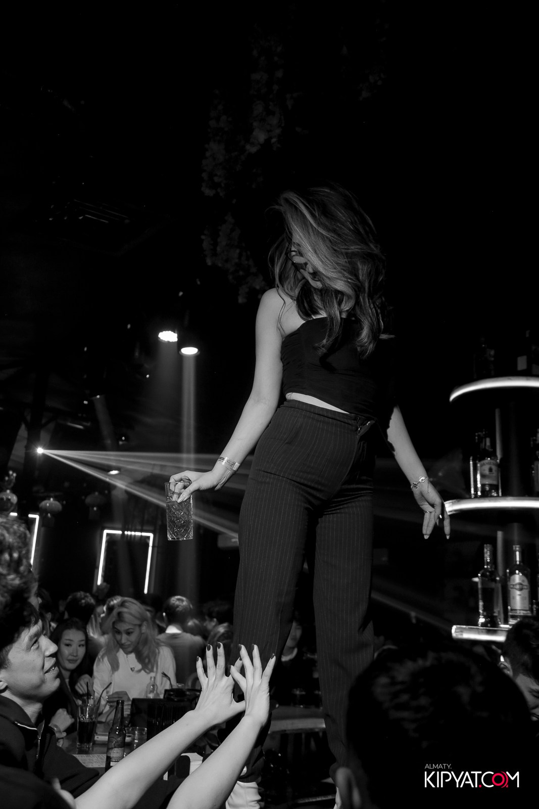 UYAT EMES BAR. КИПЯТКОМ АЛМАТЫ!