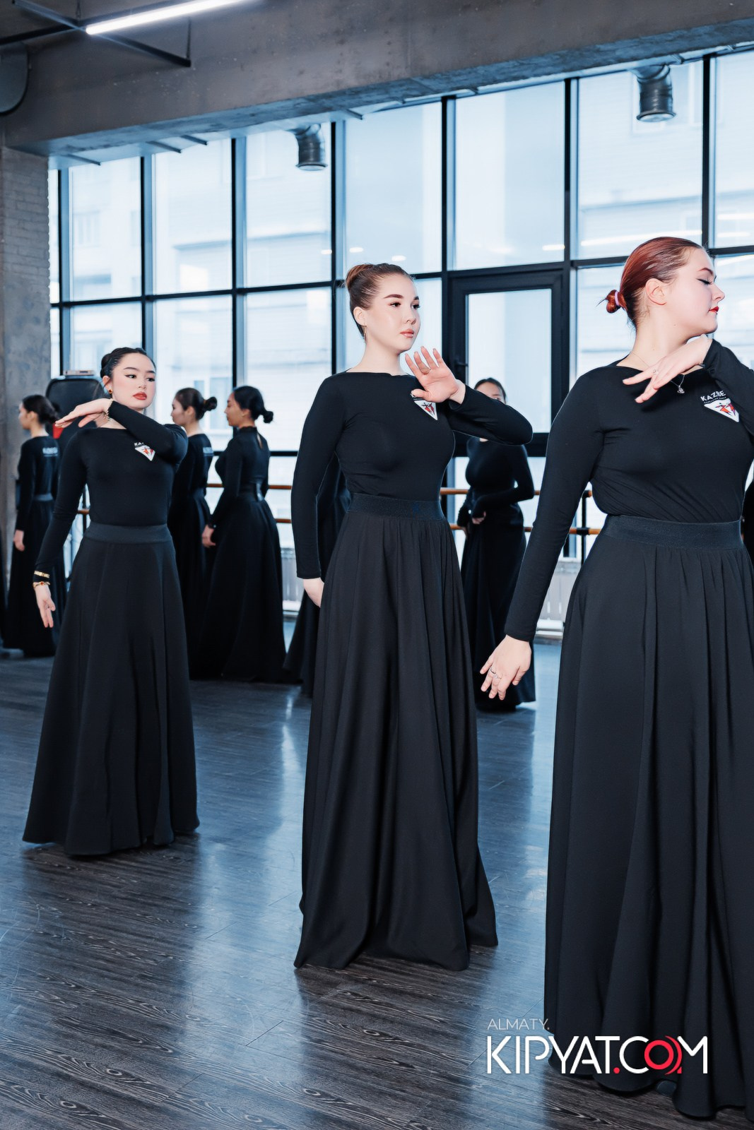 BLOCKBUSTER ТАНЦЕВАЛЬНАЯ АКАДЕМИЯ. КИПЯТКОМ АЛМАТЫ!