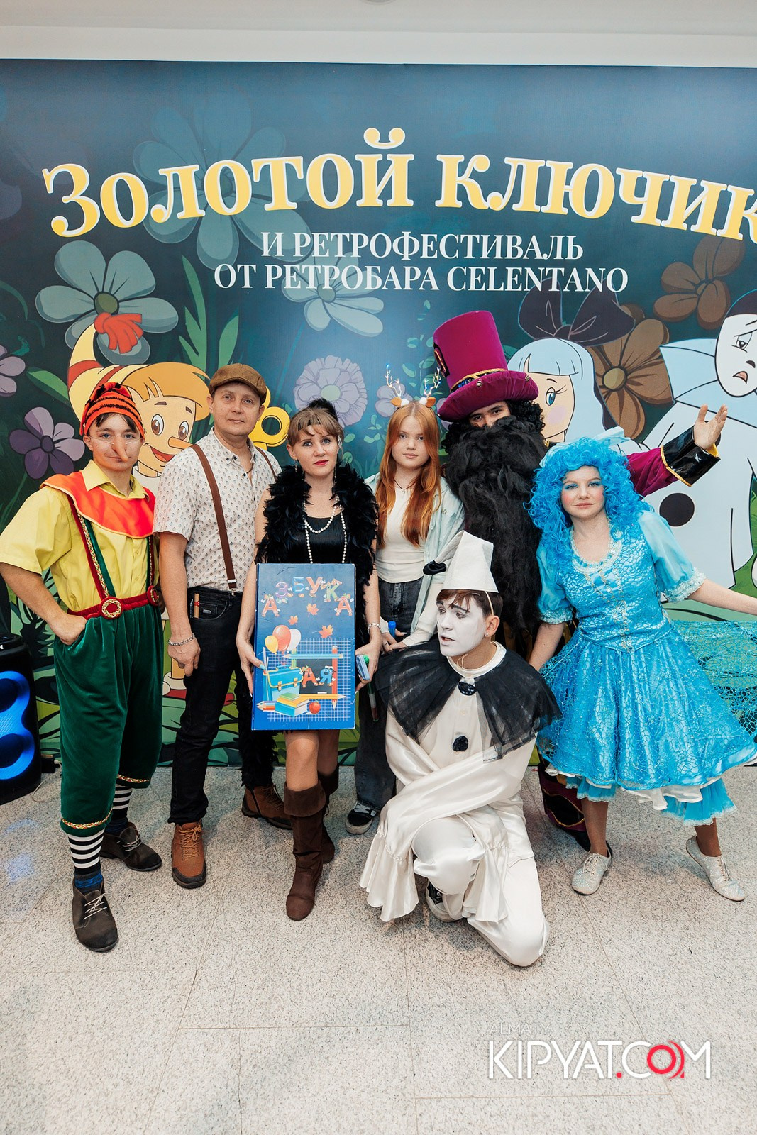 ЗОЛОТОЙ КЛЮЧИК И РЕТРОФЕСТИВАЛЬ ОТ РЕСТОБАРА CELENTANO. КИПЯТКОМ АЛМАТЫ!