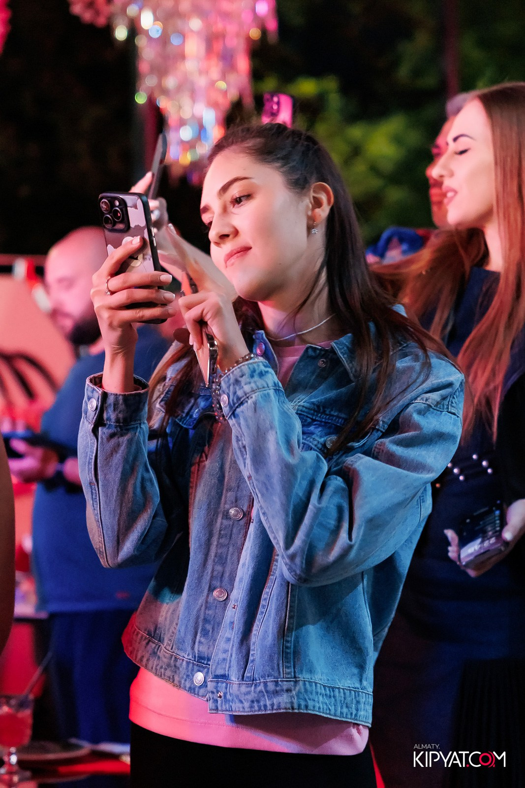 НОДАР РЕВИЯ В «ЗАЯ, НА БИС». КИПЯТКОМ АЛМАТЫ!