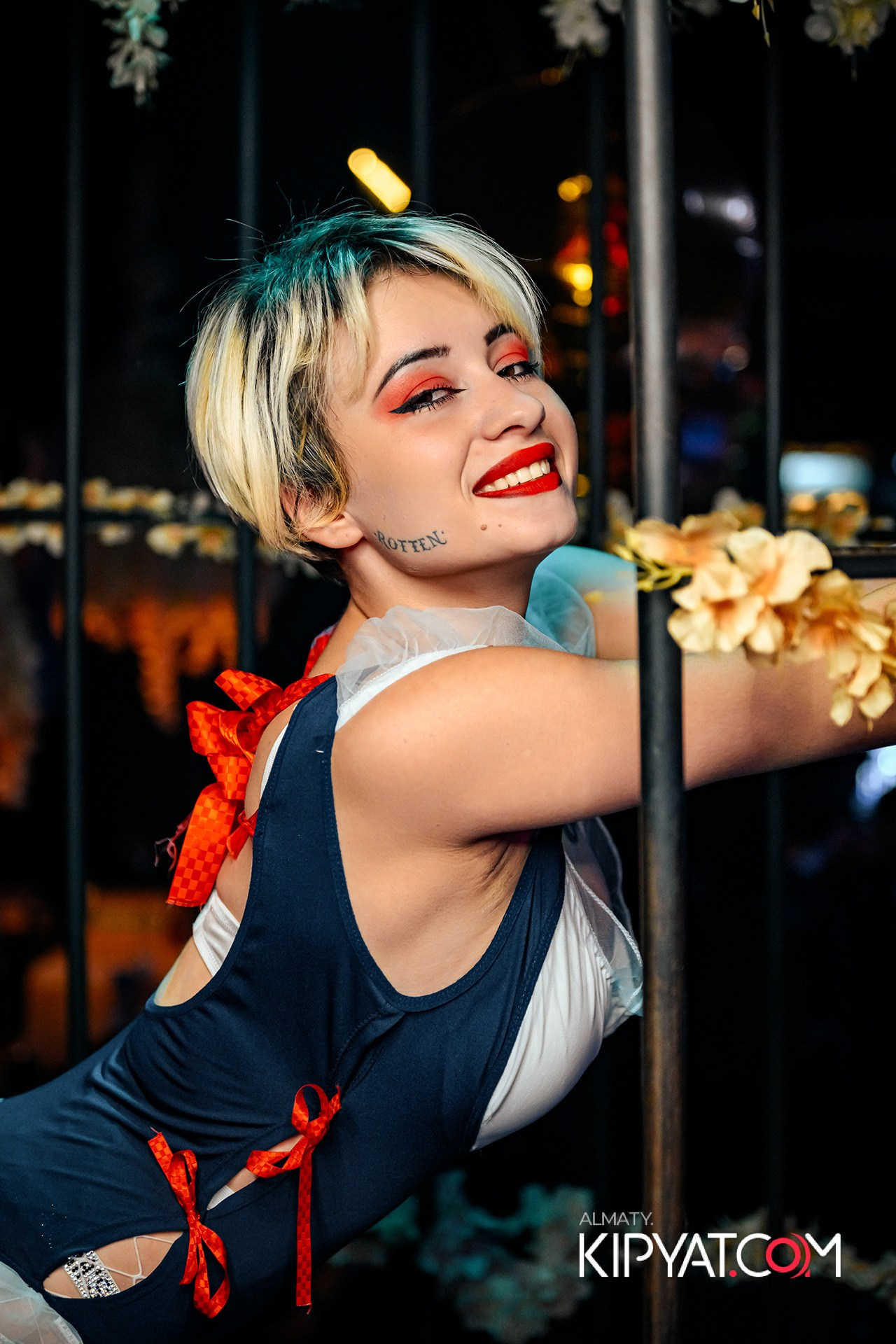 UYAT EMES BAR. КИПЯТКОМ АЛМАТЫ!