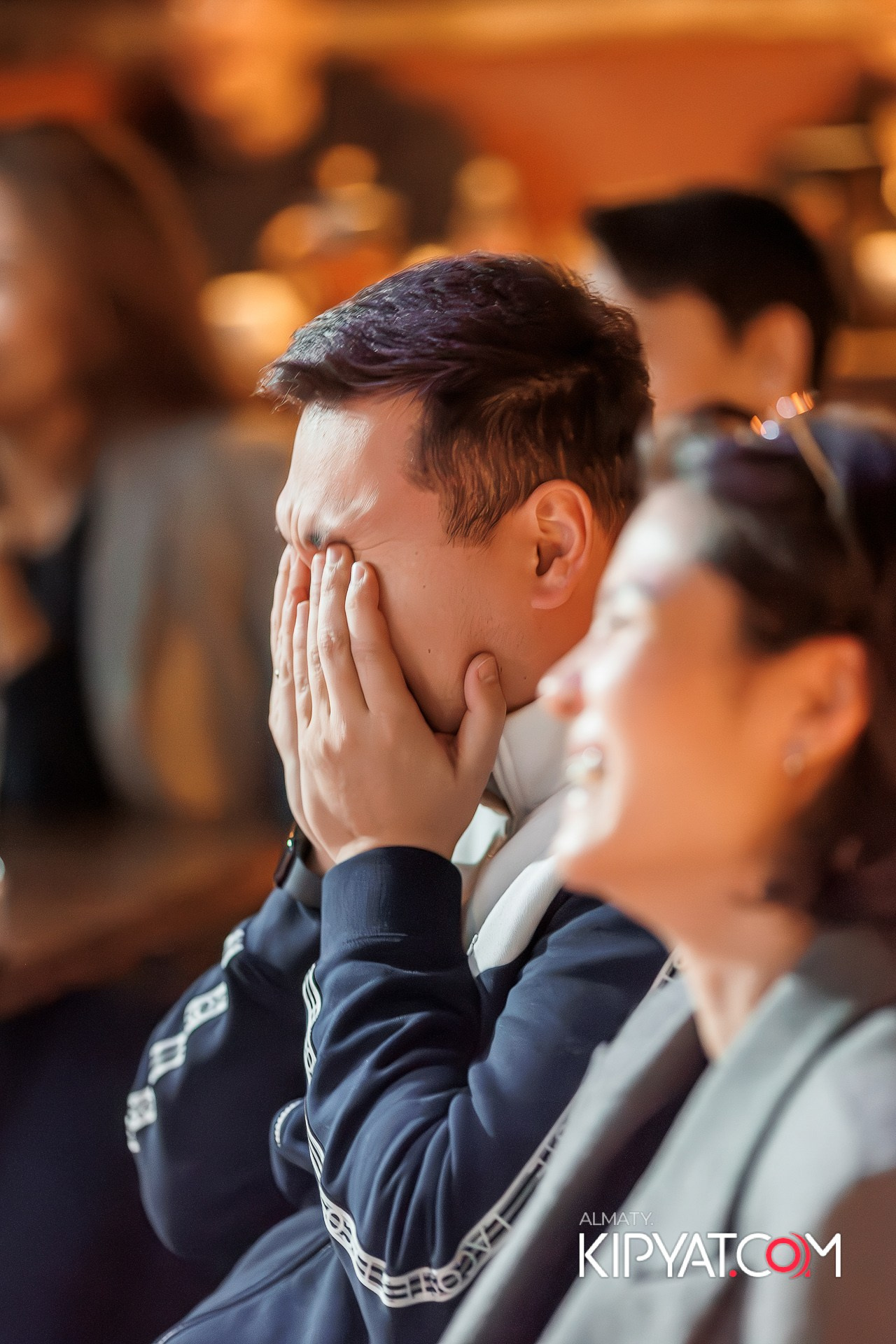 СОЛЬНЫЙ СТЕНДАП КОНЦЕРТ АЛЕКСАНДРА МЕРКУЛЬ. КИПЯТКОМ АЛМАТЫ!