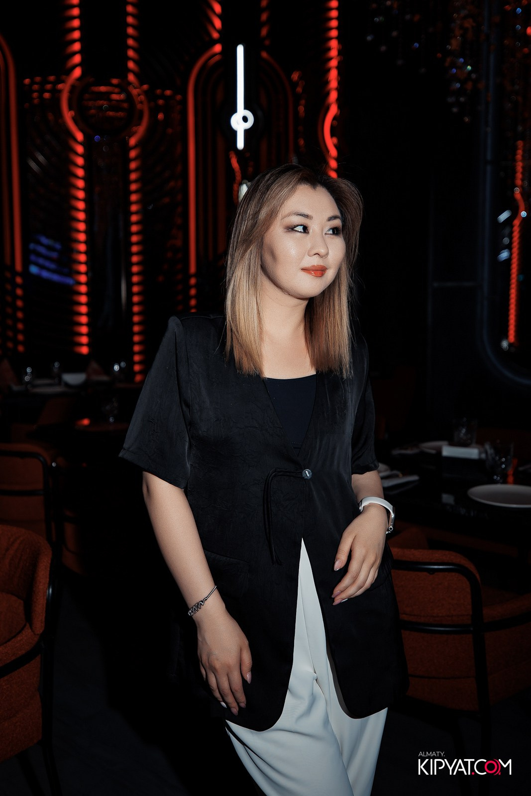 FRIENDS BAR & TERRACE. КИПЯТКОМ АЛМАТЫ!