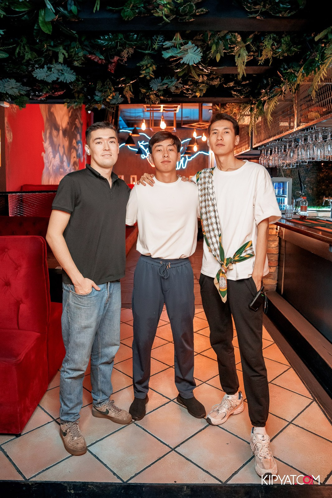 MYKONOS BAR. КИПЯТКОМ АЛМАТЫ!